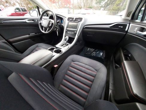 Used 2014 Ford Fusion SE image 11