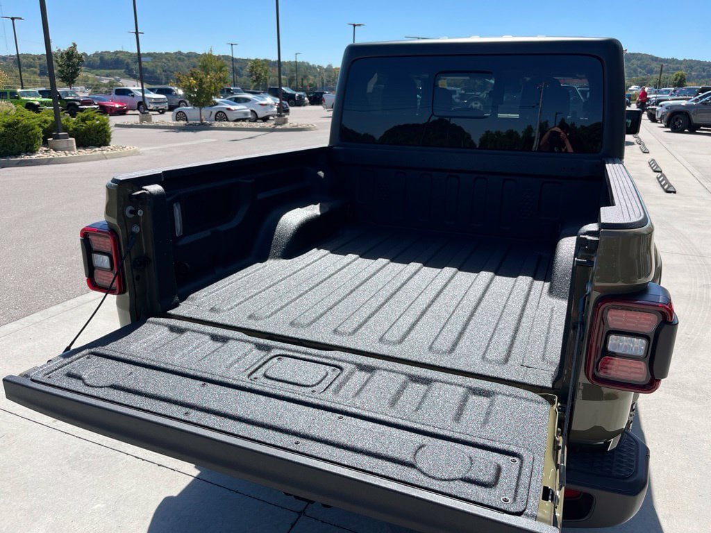 New 2027 Jeep Gladiator Sport AWD/4WD image 19
