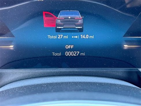 Certified 2024 BMW i7 xDrive60 image 27