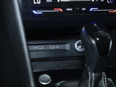 Certified 2025 Volkswagen Taos SE AWD/4WD image 29
