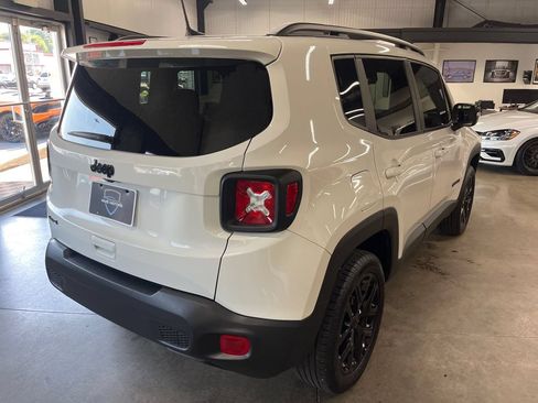 Used 2023 Jeep Renegade Altitude w/ Sun/Sound Group AWD/4WD image 12