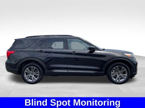 Used 2024 Ford Explorer XLT w/ Equipment Group 202A AWD/4WD image 6
