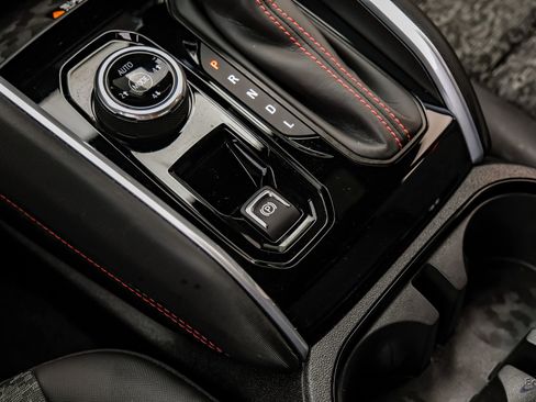 Used 2024 Chevrolet Colorado Z71 w/ Z71 Convenience Package 2 image 58