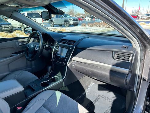 Used 2015 Toyota Camry XSE w/ Moonroof Package image 26