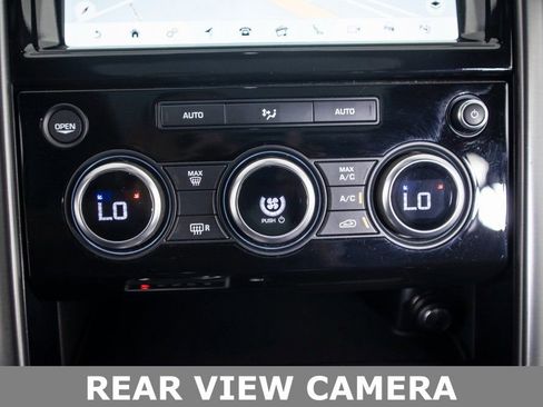 Used 2020 Land Rover Discovery HSE image 24