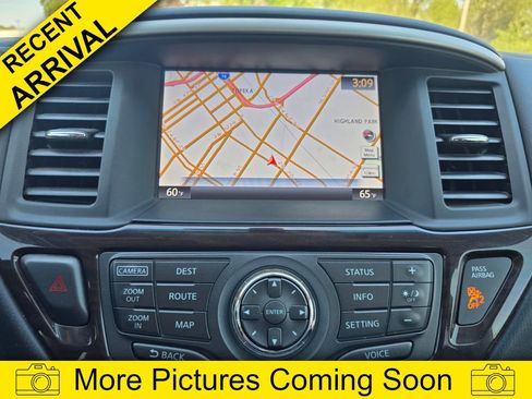 Used 2016 Nissan Pathfinder Platinum image 19