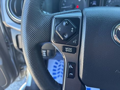 Used 2023 Toyota Tacoma TRD Off-Road w/ Technology Package AWD/4WD image 17