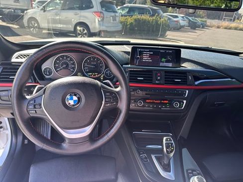 Used 2013 BMW 335i xDrive Sedan w/ Technology Pkg AWD/4WD image 19