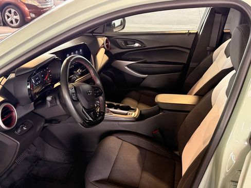 Used 2024 Chevrolet Trax RS w/ Driver Confidence Package FWD image 30