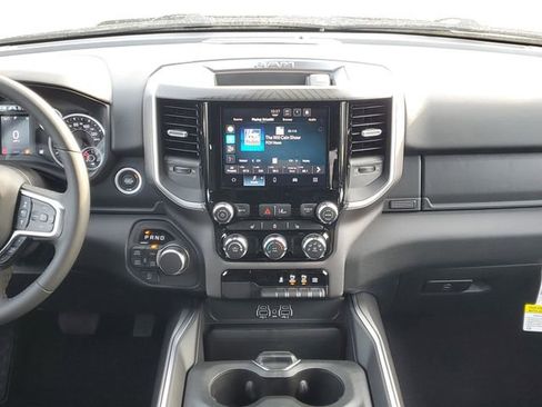 New 2026 RAM 1500 4x4 Crew Cab image 17