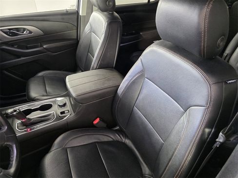 Used 2020 Chevrolet Traverse LT w/ LPO, Floor Liner Package image 12