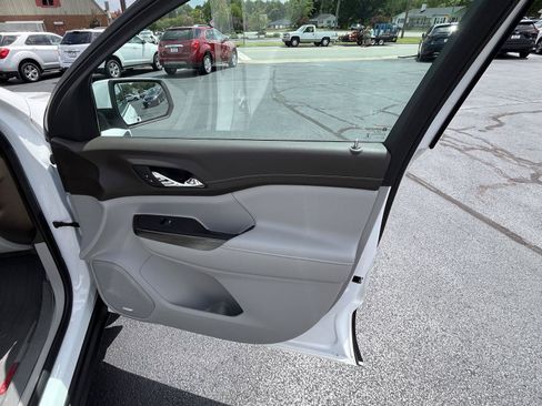 Used 2019 GMC Acadia SLT w/ LPO, Floor Liner Package FWD image 32