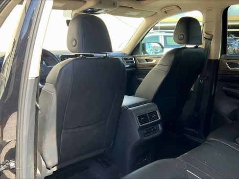 Used 2024 Volkswagen Atlas SEL Premium R-Line image 13
