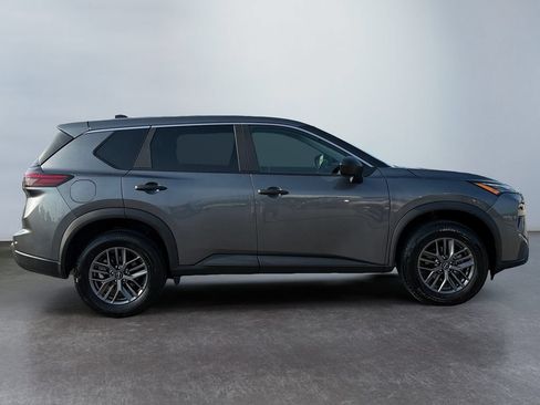 Used 2025 Nissan Rogue S FWD image 2