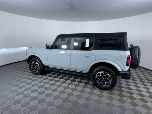 Used 2023 Ford Bronco Outer Banks image 6