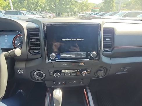 Used 2023 Nissan Frontier PRO-4X w/ Pro Convenience Package AWD/4WD image 13