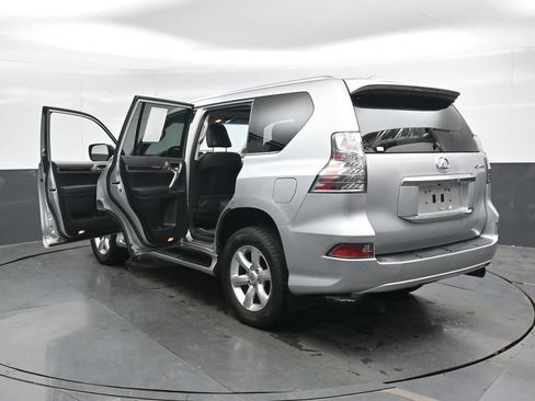 Used 2017 Lexus GX 460 w/ Navigation Package AWD/4WD image 39