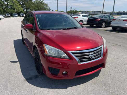 Used 2014 Nissan Sentra SR w/ SR Driver Package FWD image 3