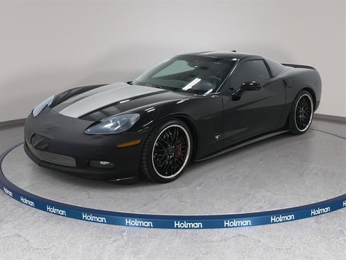 Used 2005 Chevrolet Corvette Coupe w/ Preferred Equipment Group image 1