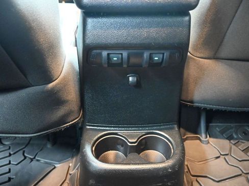 Used 2018 Jeep Wrangler Unlimited Sport S image 14