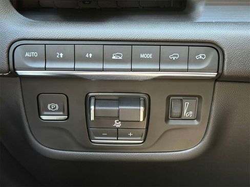 Certified 2023 Cadillac Escalade Sport w/ Touring Package image 33