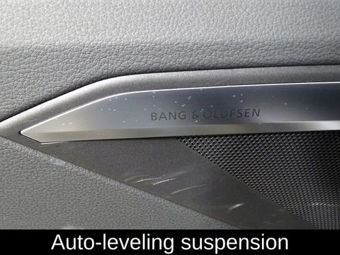 Used 2019 Audi e-tron Prestige w/ Prestige Package image 20