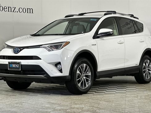 Used 2018 Toyota RAV4 XLE w/ Convenience Package image 8