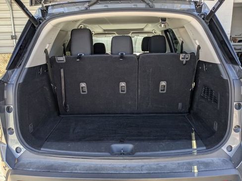 Used 2025 Nissan Pathfinder SV w/ SV Premium Package image 13