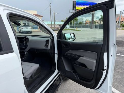 Used 2019 Chevrolet Colorado W/T w/ WT Convenience Package RWD image 16