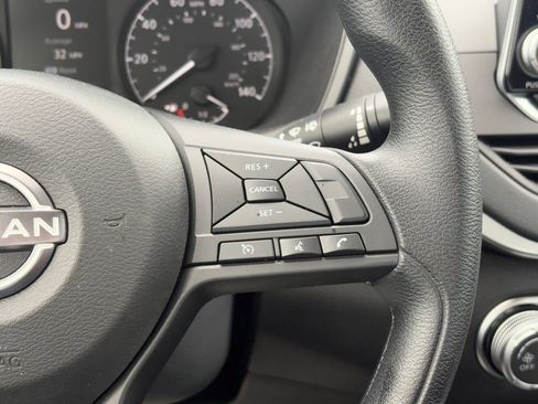 Used 2025 Nissan Altima 2.5 S FWD image 13