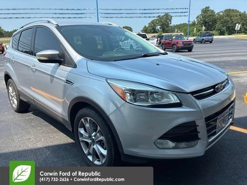Used 2015 Ford Escape Titanium FWD image 3
