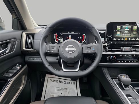 New 2025 Nissan Pathfinder Platinum image 25