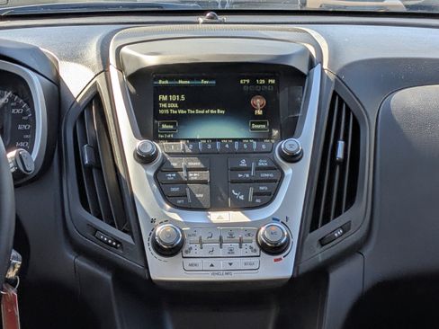 Used 2017 Chevrolet Equinox LT w/ Sport Edition image 18