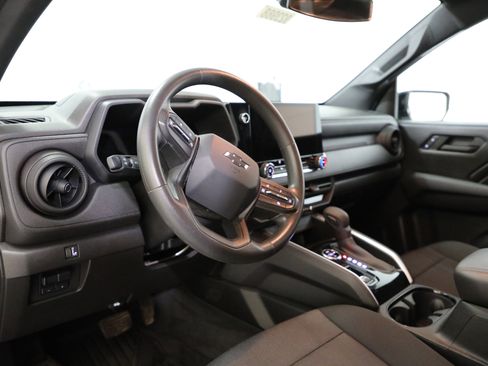 Used 2023 Chevrolet Colorado Trail Boss w/ Technology Package image 11