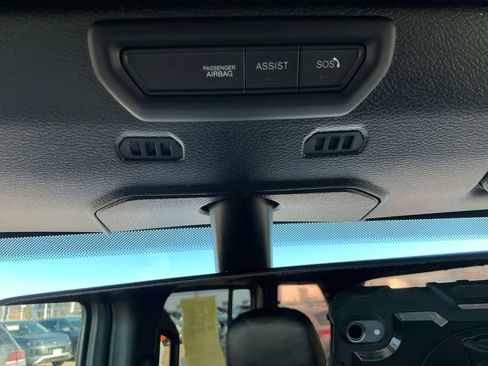 Used 2020 Jeep Wrangler Unlimited Sahara image 25