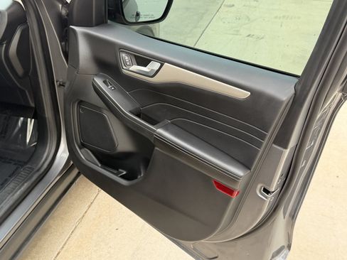 Used 2021 Ford Escape SEL FWD image 34