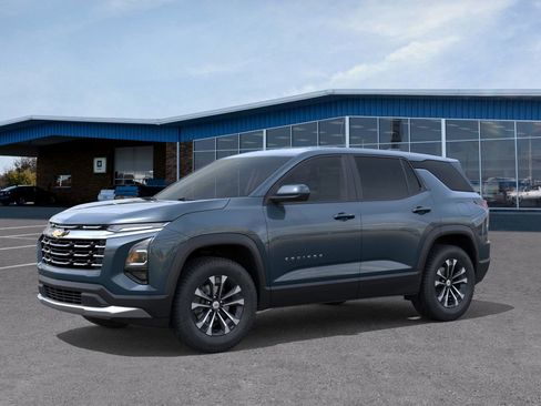 New 2026 Chevrolet Equinox LT image 2