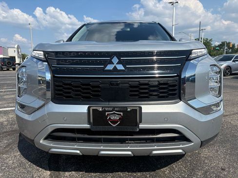 Used 2024 Mitsubishi Outlander FWD image 4