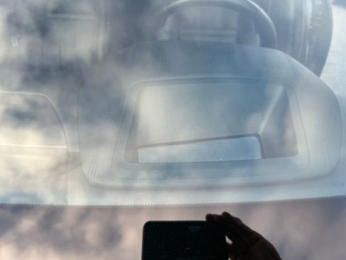 Used 2018 Land Rover Range Rover Velar R-Dynamic HSE image 20