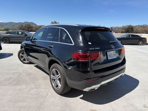 Used 2022 Mercedes-Benz GLC 300 image 2