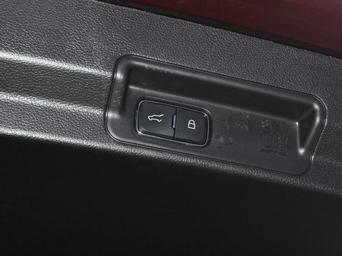 Used 2022 Ford Explorer Limited w/ Equipment Group 301A AWD/4WD image 37