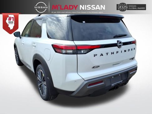 New 2026 Nissan Pathfinder Platinum image 5
