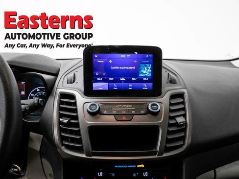 Used 2022 Ford Transit Connect XLT FWD image 11