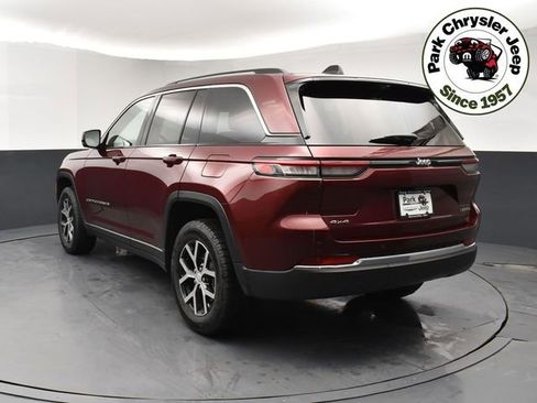 Used 2023 Jeep Grand Cherokee Limited w/ Luxury Tech Group II image 4