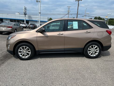 Used 2018 Chevrolet Equinox LS AWD/4WD image 8