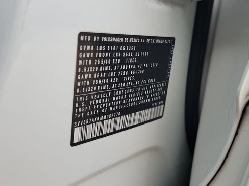 Used 2021 Volkswagen Tiguan SE R-Line image 32