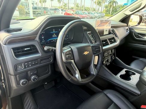Used 2022 Chevrolet Tahoe LT w/ Luxury Package RWD image 10