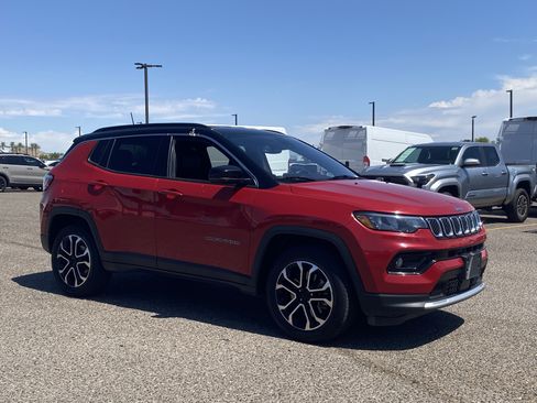 Used 2023 Jeep Compass Limited AWD/4WD image 7