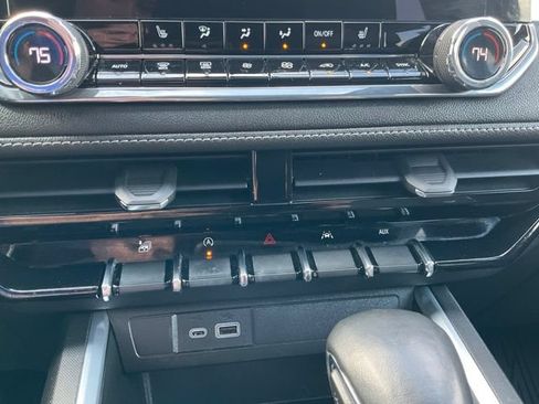 Used 2023 Chevrolet Colorado LT w/ LT Convenience Package III AWD/4WD image 7