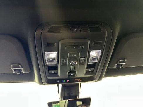 Used 2021 GMC Yukon Denali w/ Denali Premium Package image 24